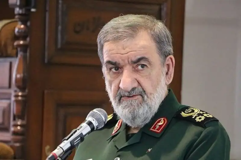 محسن رضایی: آمریکا در بن بستی کامل گرفتار شده است