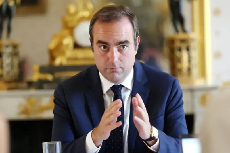 هشدار پاریس درباره فشار دو جنگ بر معیشت مردم فرانسه