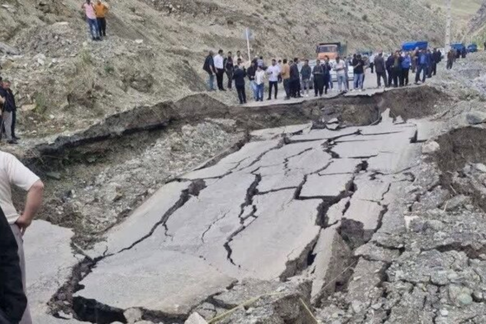 رانش زمین محور مرزی خوی - قطور را مسدود کرد