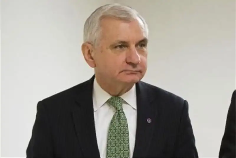 سناتور آمریکایی: دولت ترامپ در جنگ با ایران به اهدافش نرسید