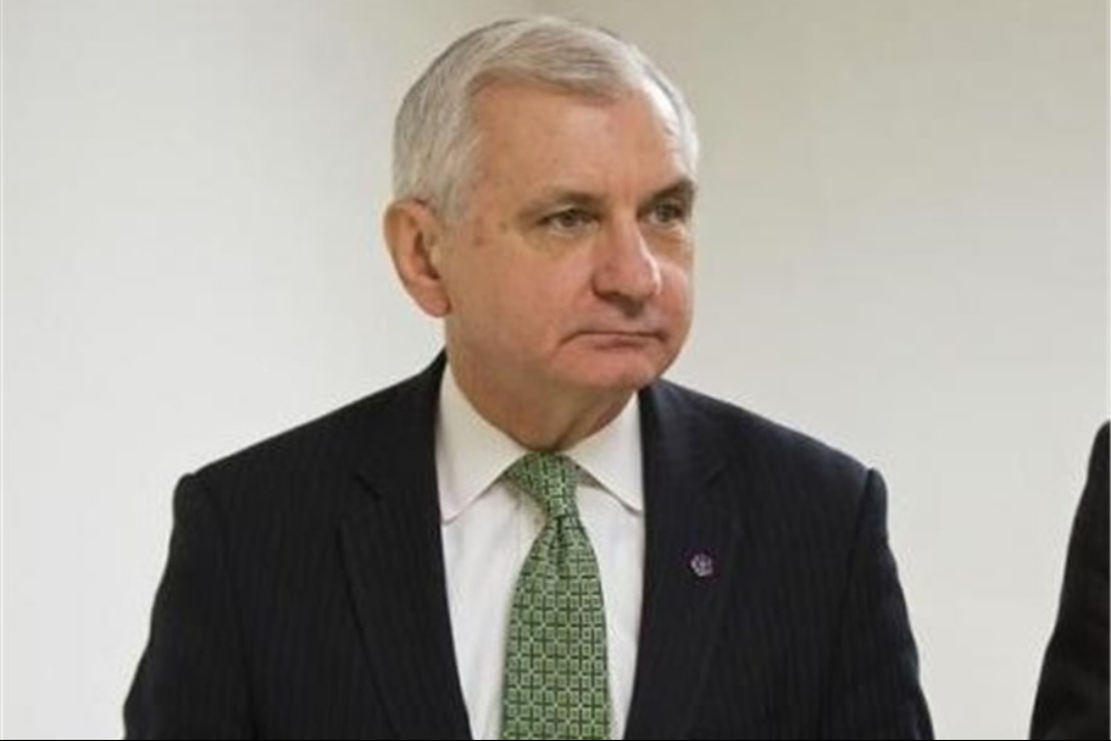 سناتور آمریکایی: دولت ترامپ در جنگ با ایران به اهدافش نرسید