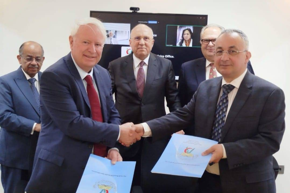 "المجلس العربي للاختصاصات الصحية" و"المؤسسة العالمية لطب العيون" يرسمان مستقبلاً جديداً للكوادر الطبية