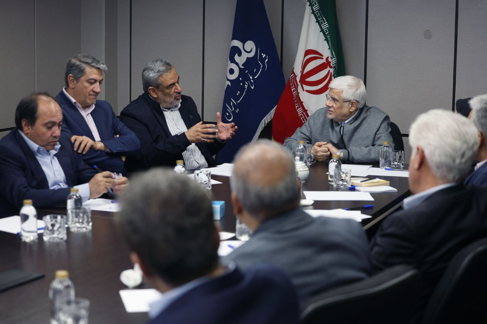 تأکید معاون اول رئیس‌جمهور بر نقش راهبردی نفت در پایداری اقتصاد