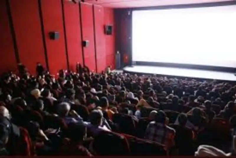 استقبال بیش از 92 هزار نفر از سینماها در 15 اردیبهشت