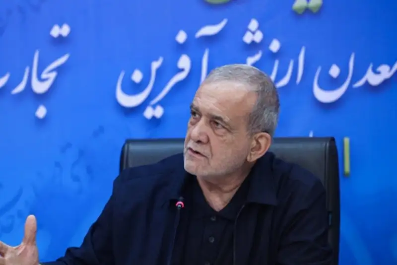 حضور سرزده پزشکیان در نشست اصناف و روایت او از دیدار با رهبر انقلاب