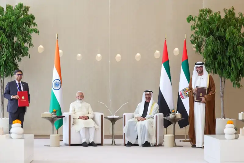 شارژ 5 میلیارد دلاری اقتصاد هند توسط امارات