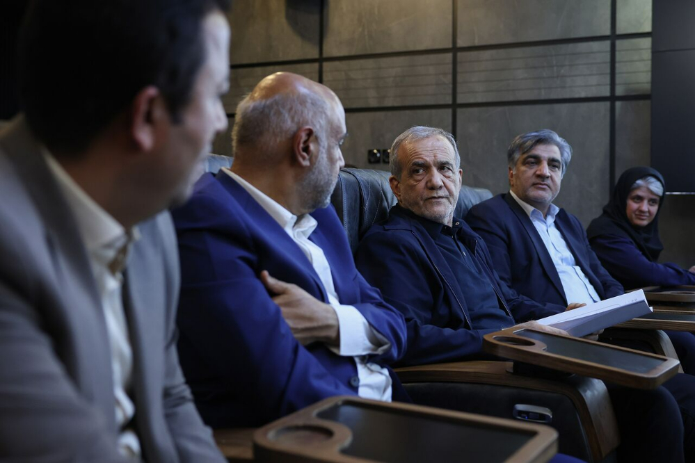 پزشکیان: حمایت‌های معیشتی باید هدفمند باشد/ مدیریت مصرف یک ضرورت ملی است