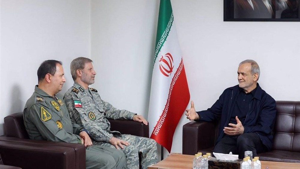 Pezeshkian commits government's full support to modernization of Iran's Armed Forces