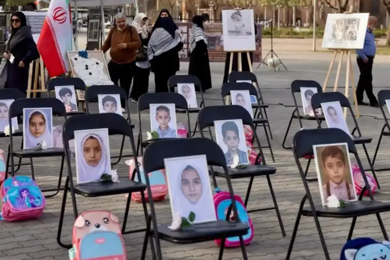 پست اینستاگرامی عراقچی درباره دانش‌آموزان میناب که تاریخ‌ساز شدند