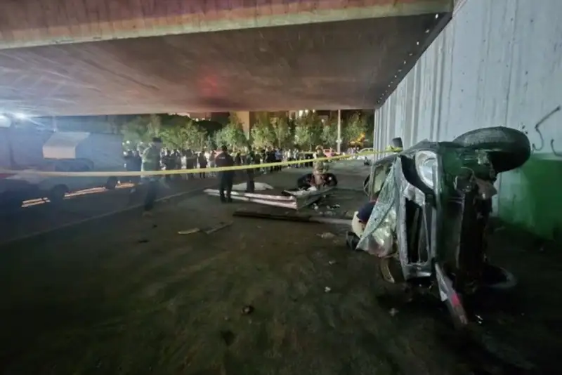 حادثه مرگبار در تهرانپارس؛ سقوط خودرو از پل استخر جان دو نفر را گرفت
