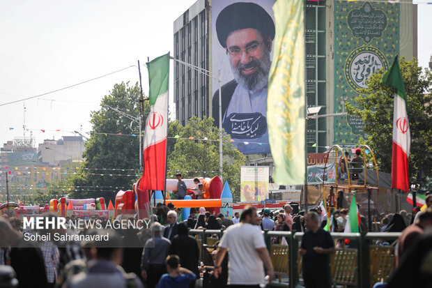 10-km long Ghadir feast begins in Tehran