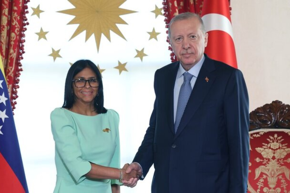 دیدار اردوغان و رئیس‌جمهور موقت ونزوئلا در استانبول