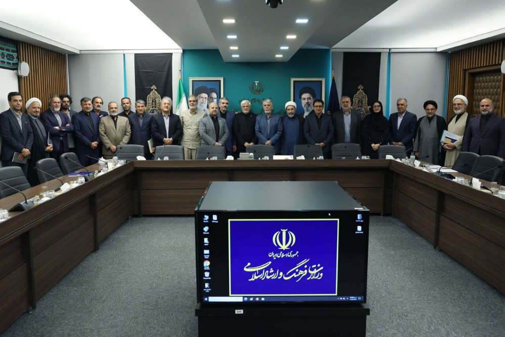 عارف: باید روایت واقعی از حوادث سال‌های اخیر بیان شود