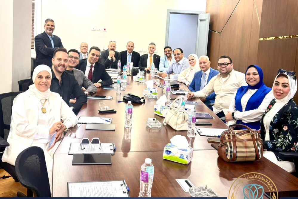 لحماية الطبيب والمريض.."نقابة أطباء الأسنان" تعتمد «الموافقة المستنيرة» رسميًا بعيادات الأسنان وتوضح آليات استخدامها