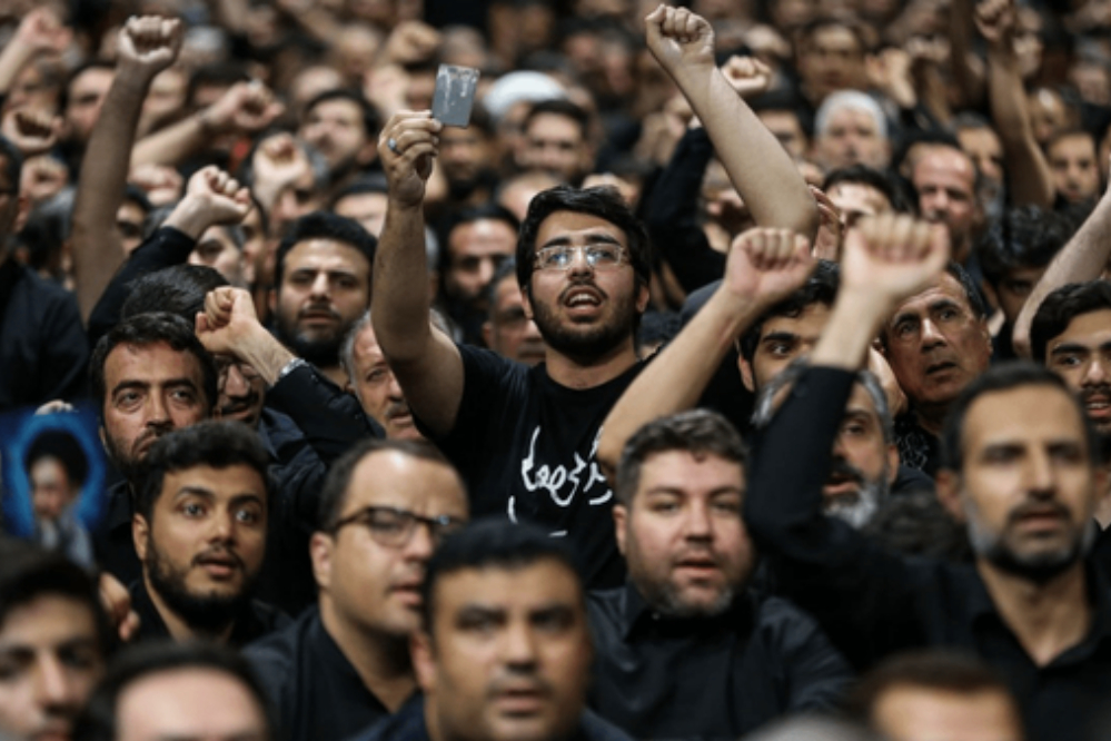 شب عاشورای حسینی در جوار محل عروج قائد شهید انقلاب