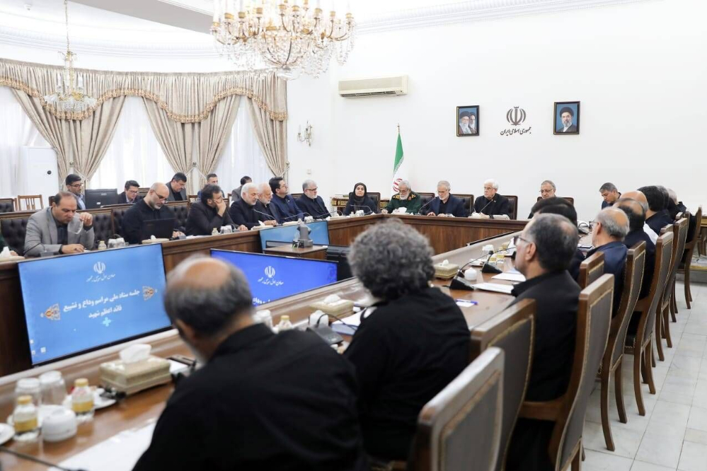 تأکید عارف بر روایت‌سازی جهانی از مراسم تشییع رهبر شهید انقلاب