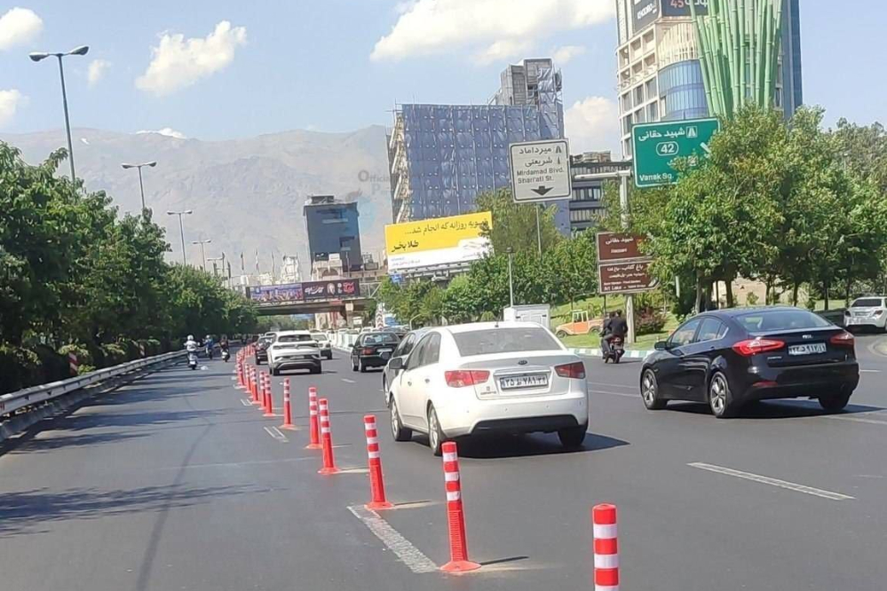 علت ایجاد موانع موقت و جدید در معابر تهران چیست؟