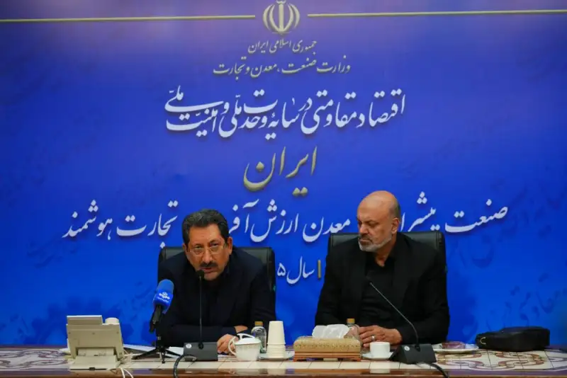 اتابک: نوسازی صنایع ایران با توان داخلی آغاز شد