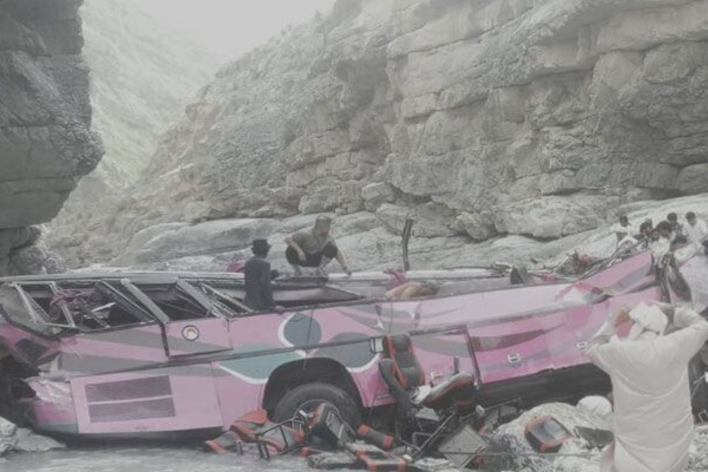 سقوط مرگبار اتوبوس در پاکستان؛ 40 کشته