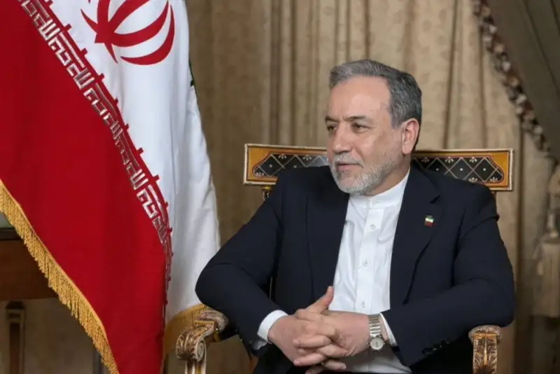 عراقچی: تا تهدیدها علیه ایران ادامه داشته باشد، مذاکرات برای توافق نهایی آغاز نمی‌شود