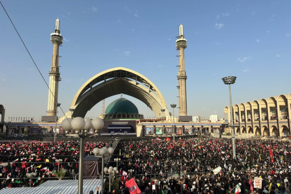 انطلاق مراسم الوداع الرسمي بالقائد الشهيد لإيران