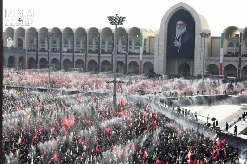 گزارش تصویری  برگزاری نماز  بر پیکر رهبر شهید