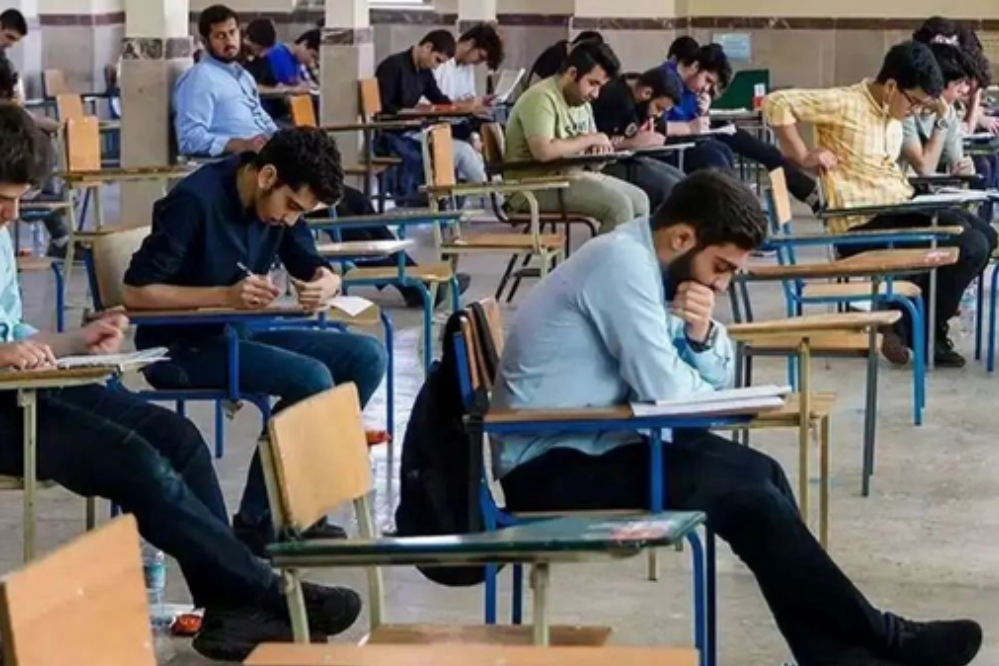موبایل در امتحانات دانشگاه آزاد مجاز شد