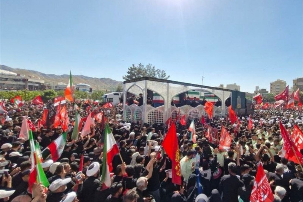 از بین‌الحرمین تاصحن رضوی؛ آغاز مراسم بدرقه «رهبر شهید»؛ وداع با حضور ملیت های مختلف