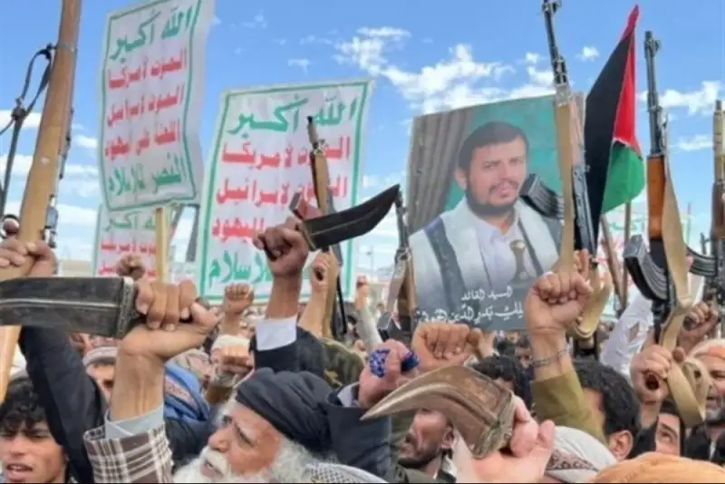 انصارالله: خط هوایی تهران و صنعا فعال است