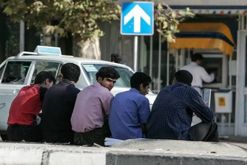 وقتی لایک‌ها جایِ گفت‌وگو را می‌گیرند؛ چرا نسلِ جدید از «قضاوت‌شدن» می‌گریزد؟