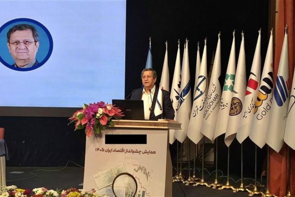 همتی: اصلاح سیاست ارزی و برخورد با بانک‌های ناسالم در اولویت است