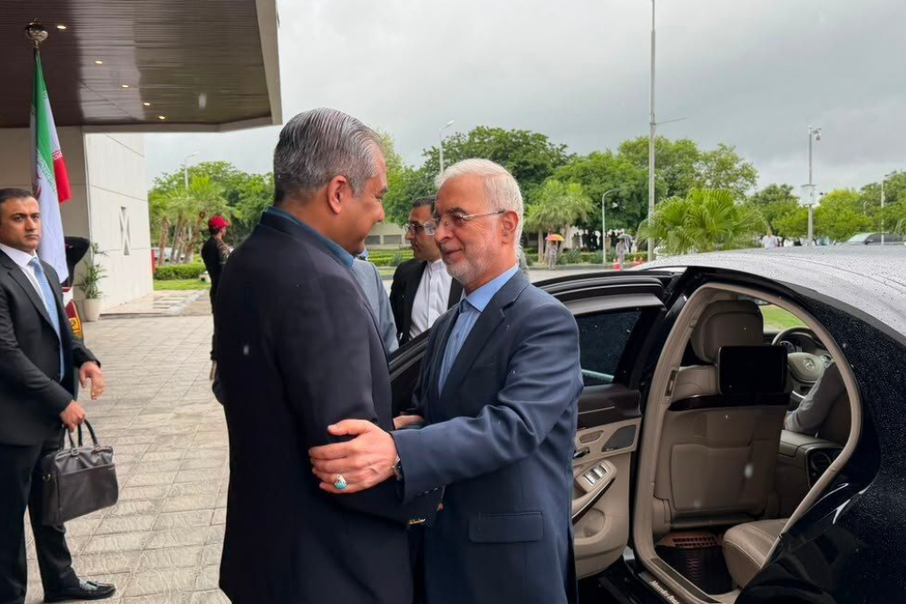استقبال وزير الداخلية الإيراني في مقر شرطة إسلام آباد