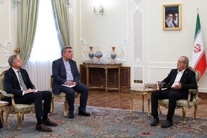 Pezeshkian calls for rebuilding trust in ties with Germany
