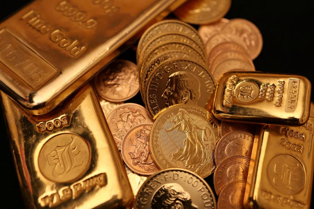 قیمت جهانی طلا در سراشیبی؛قیمت نفت صعودی شد