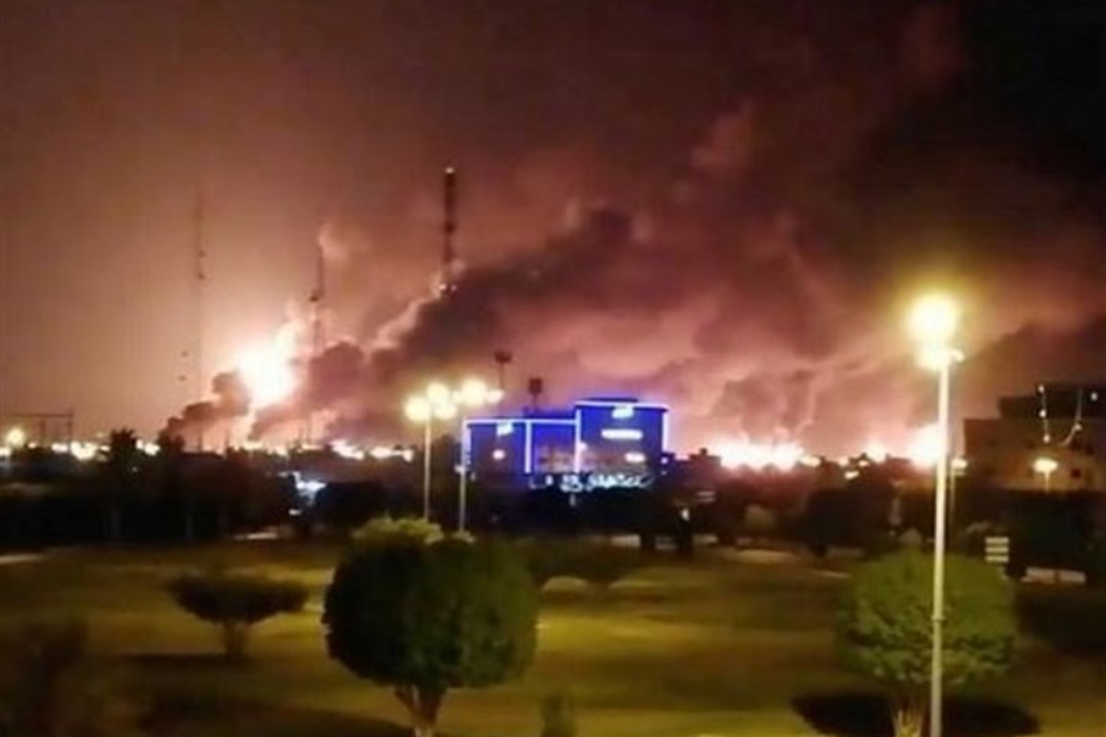 حرائق واسعة النطاق في منشآت أرامكو السعودية