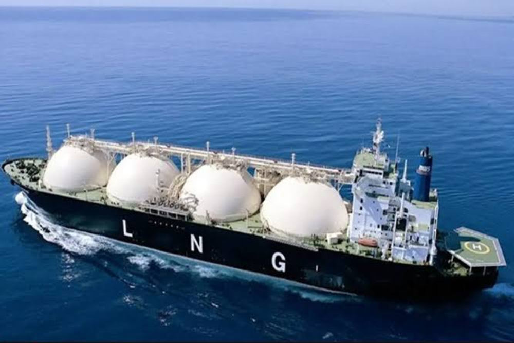 عبور نخستین کشتی LNG قطر از تنگه هرمز با مجوز ایران