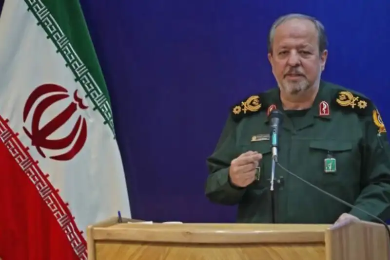 سرپرست وزارت دفاع: صنعت دفاعی باید سریع‌تر از نیاز میدان نبرد حرکت کند