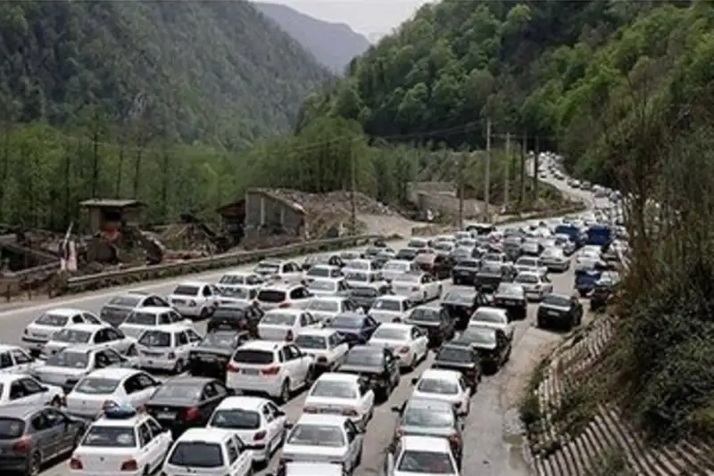 آزادراه تهران - شمال یک‌طرفه شد؛ ترافیک سنگین در محدوده تونل‌های 17 و 18