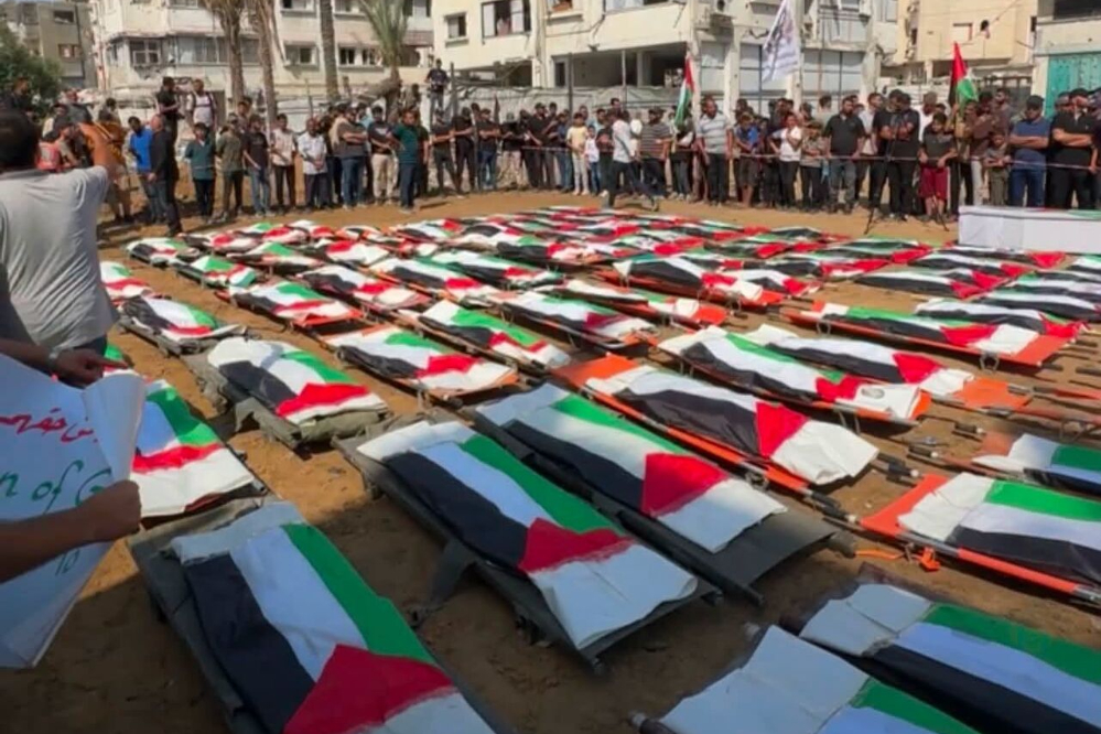 112 شهيدًا .. أكبر جنازة جماعية في غزة