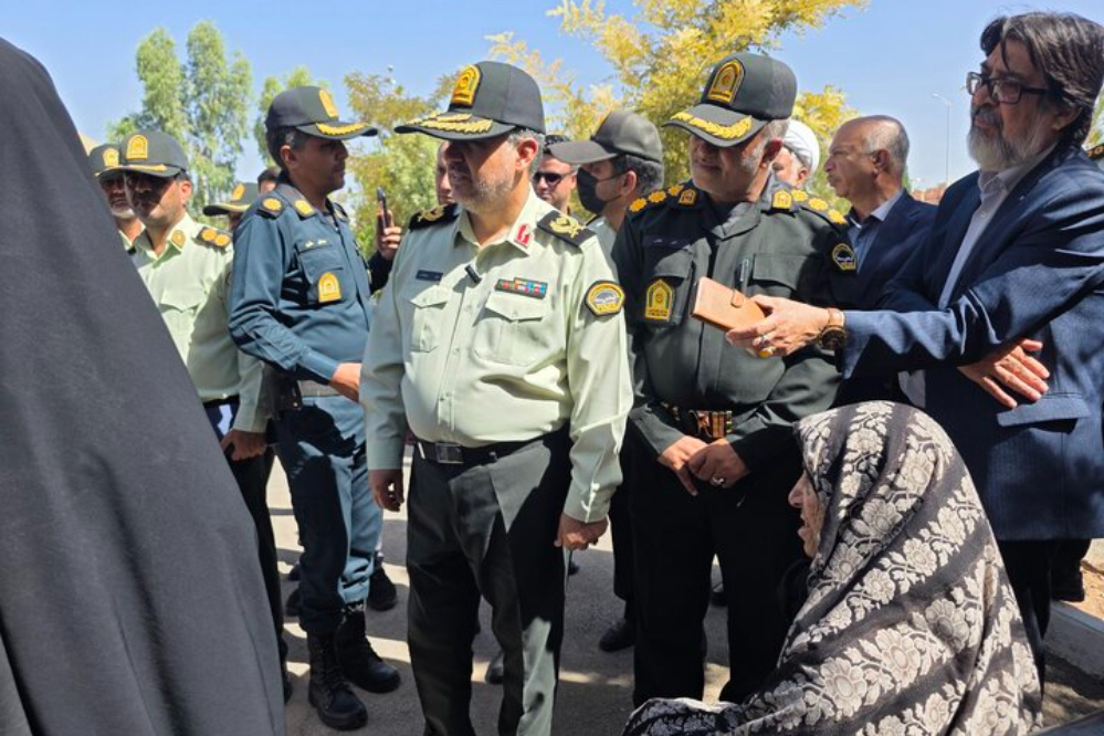 پایان سرقت‌های سریالی زن سارق در کرمان؛ سرقت با کلت قلابی
