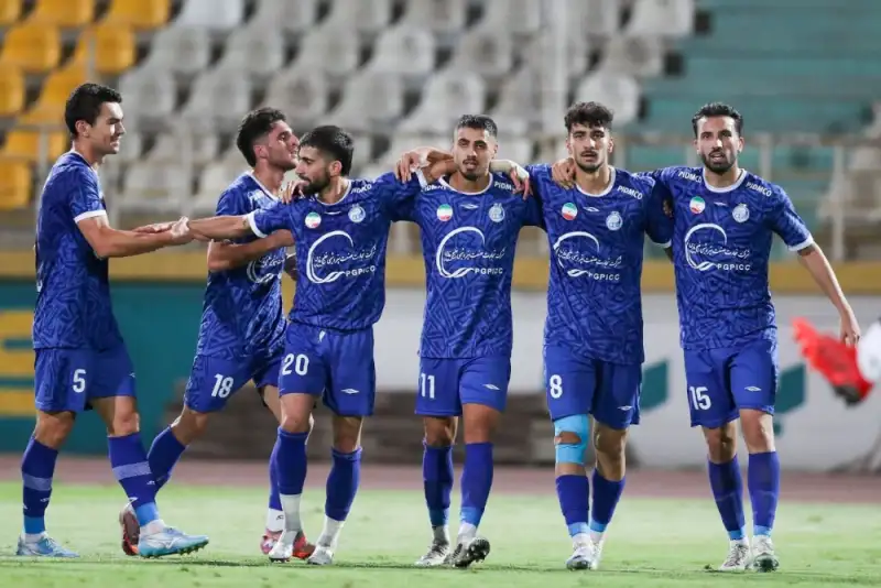 حضور چهره‌های کلیدی در دیدار استقلال و استقلال خوزستان؛ پیروزی 3-0 آبی‌ها