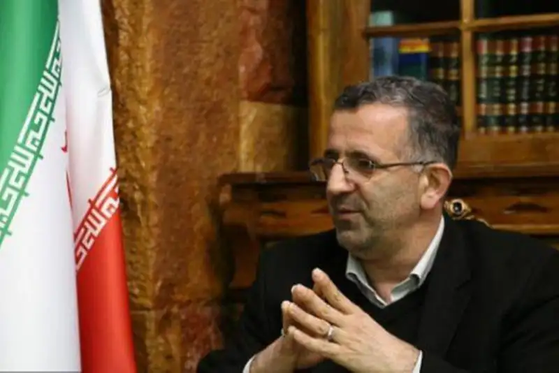 عراقچی درگذشت رئیس دفتر نمایندگی وزارت خارجه در همدان را تسلیت گفت