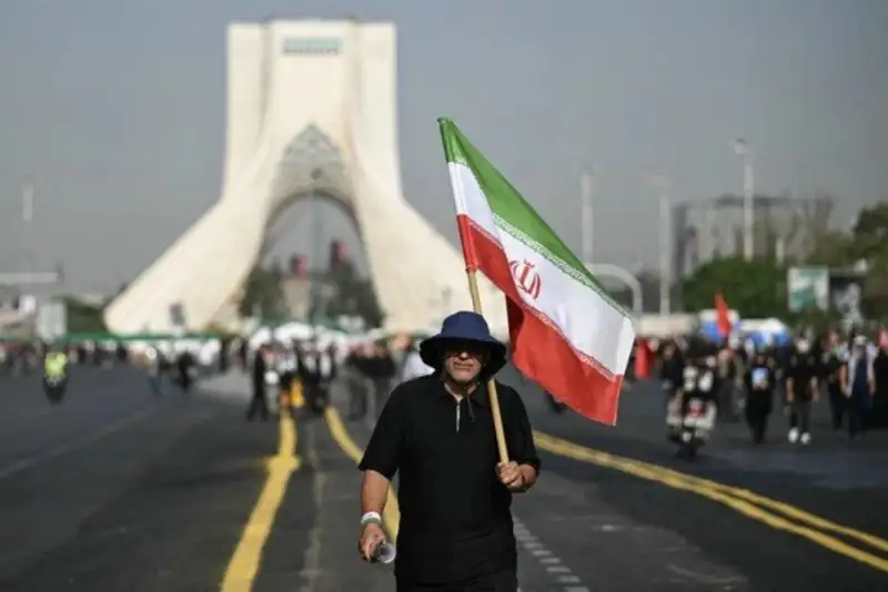 پالیتیکو: جنگ ایران می‌تواند باتلاقی خطرناک‌تر از عراق برای آمریکا باشد