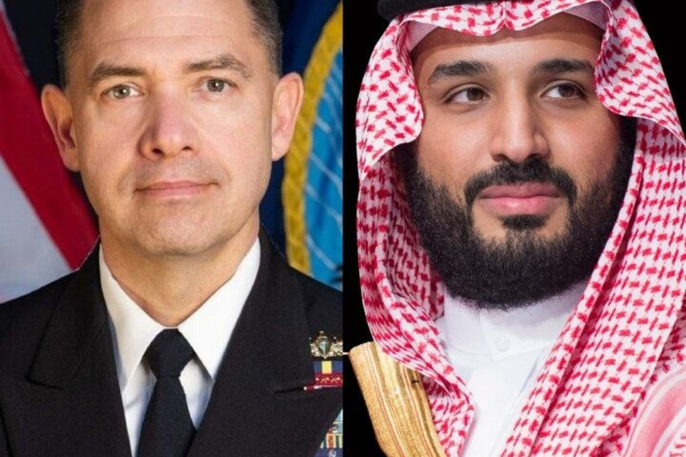 رایزنی بن‌سلمان و فرمانده سنتکام درباره امنیت منطقه و کاهش تنش‌ها