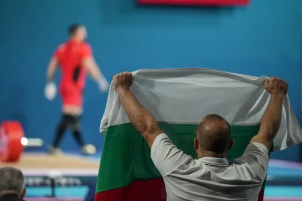 اتفاقی عجیب برای بلغارها در آستانه مسابقات وزنه‌برداری جهانی چین