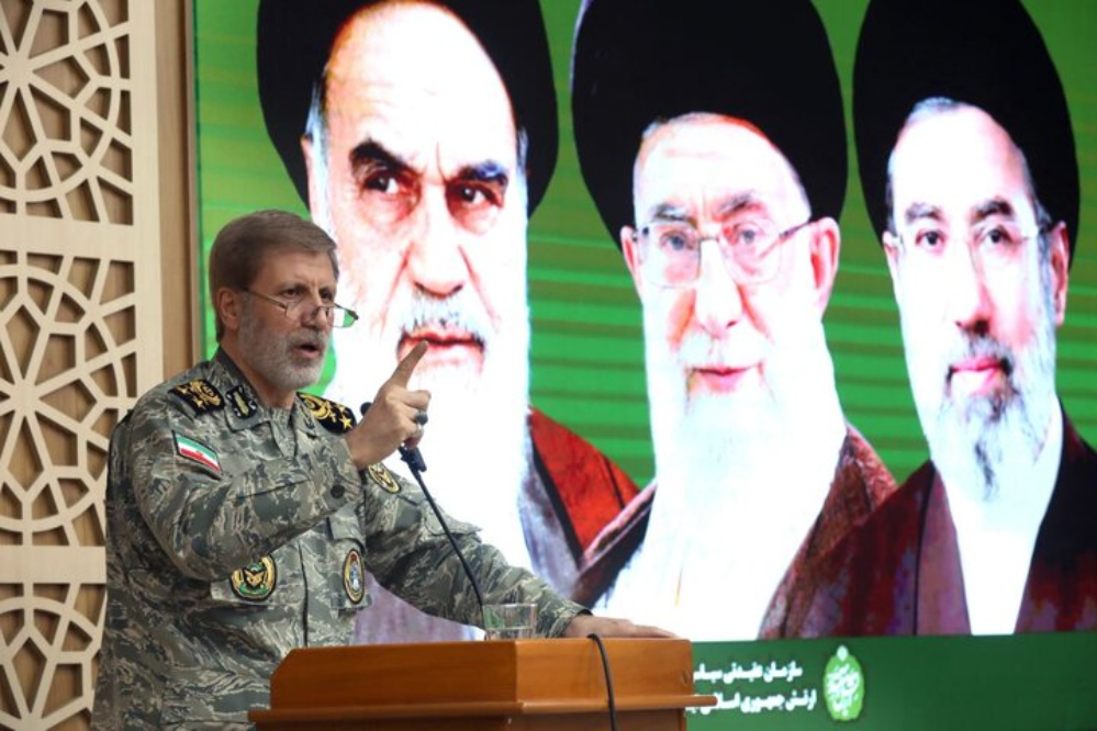 هشدار صریح فرمانده ارتش؛ ایران برای دفاع از خود هیچ محدودیتی ندارد