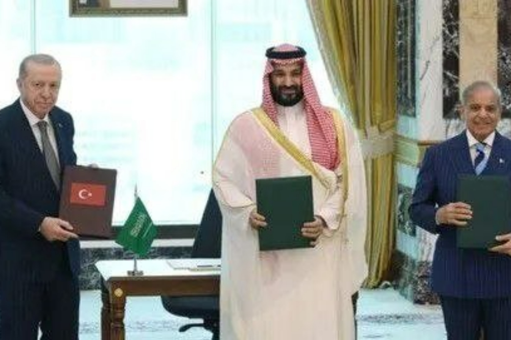 واکنش دیرهنگام ترامپ به توافق مکه