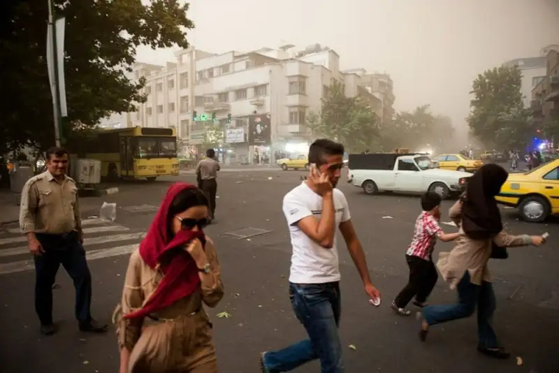 تهران تا پنجشنبه گرم می‌ماند؛ هشدار وزش باد شدید و گردوخاک