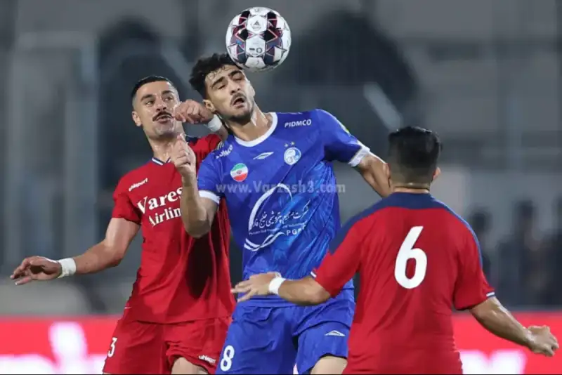 نساجی 0 - 0 استقلال/ پایان نیمه اول / آبی‌ها در پی حفظ صدرنشینی