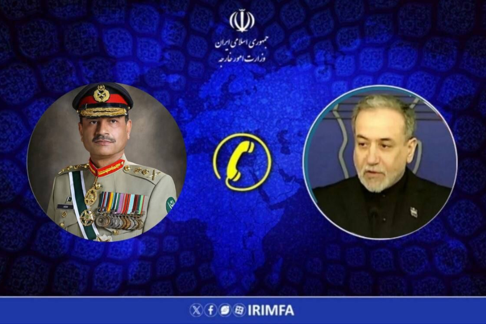 رایزنی تلفنی عراقچی و فرمانده ارتش پاکستان درباره راهکارهای دیپلماتیک